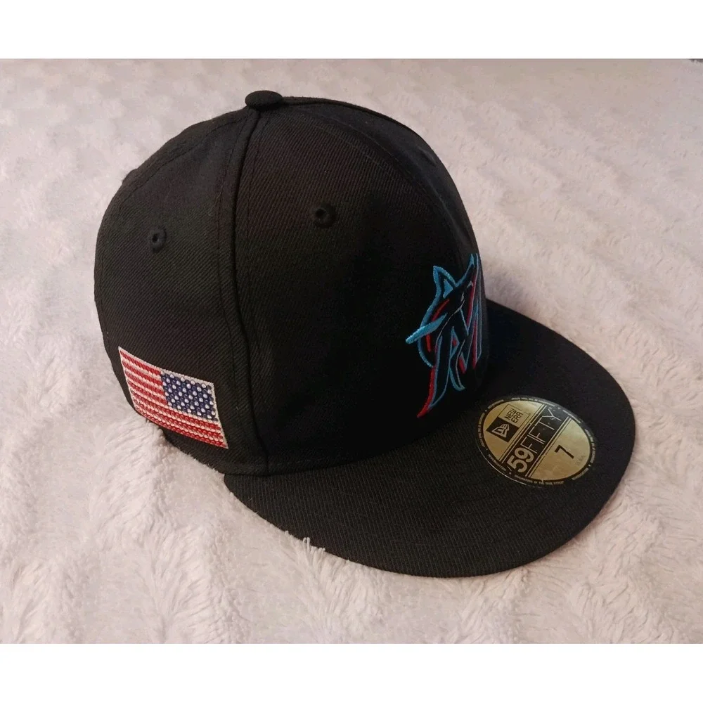 New Era 59fifty Florida Marlins Crystals From Swarovski Adult Size 7 USA Flag